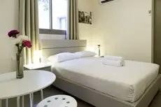 Dizengoff Inn Apartments 