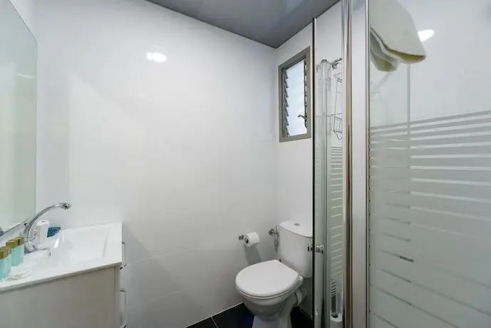 Dizengoff Inn Apartments 