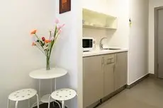 Dizengoff Inn Apartments 