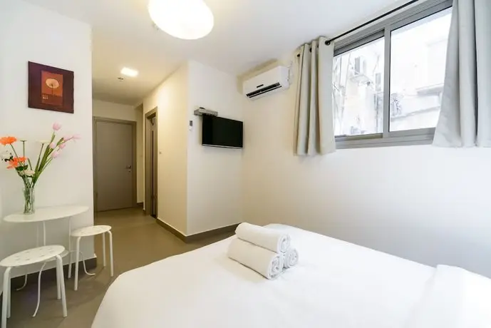 Dizengoff Inn Apartments 