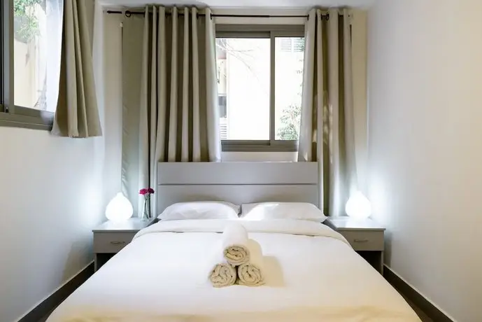 Dizengoff Inn Apartments 