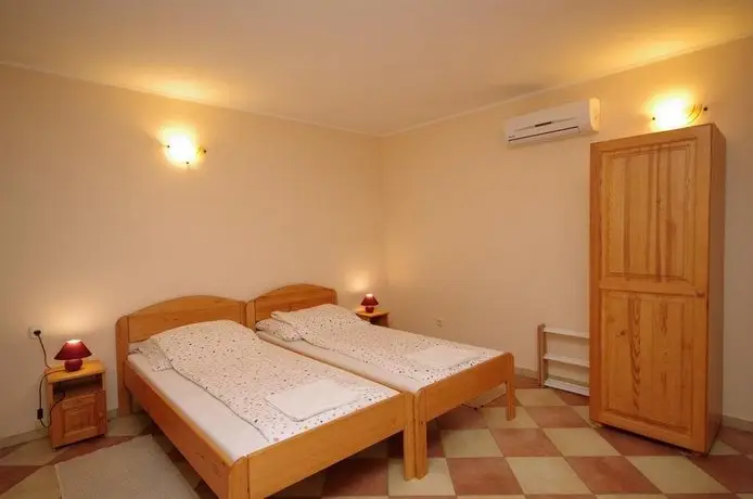 Varazsko Apartmanhaz 