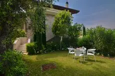 Sirmione Halldis Apartments 