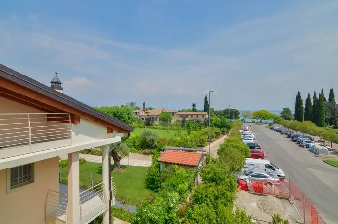 Sirmione Halldis Apartments 