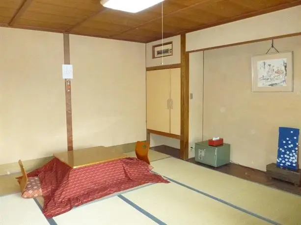 Nozaru Onsen Hostel 