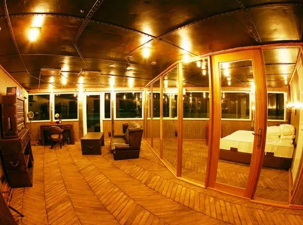 Vintage Luxury Yacht Hotel 