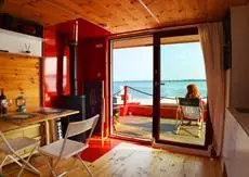 HT Houseboats- domki na wodzie 