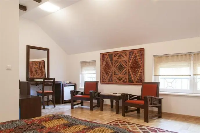 Orient Villa Apartments and Rooms 