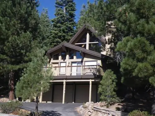 Tahoe Donner Cabin with Alpine Views and Hot Tub