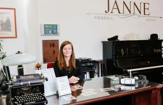 Janne Hotel 