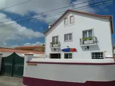 Obidos Wine & Surf Hostel 