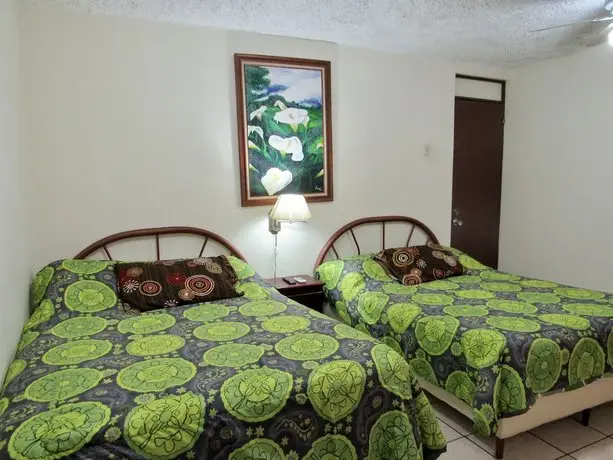 Hotel La Guaria Inn & Suites 