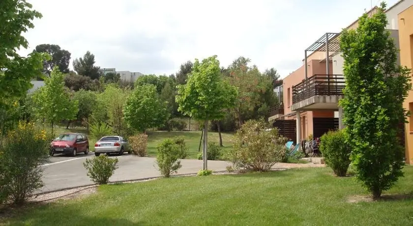 Une Terrasse a la Duranne