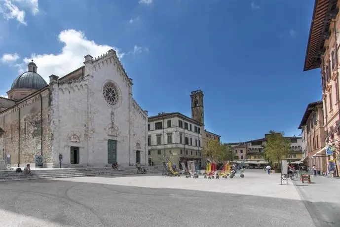 Bonnes Vacances A Pietrasanta