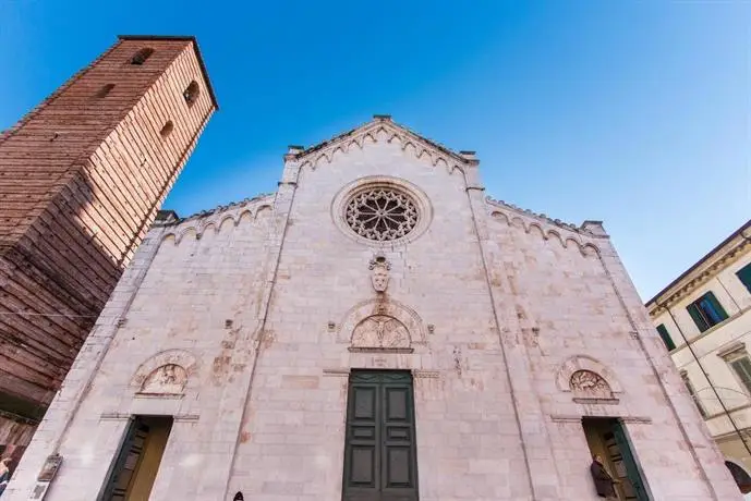 Bonnes Vacances A Pietrasanta 