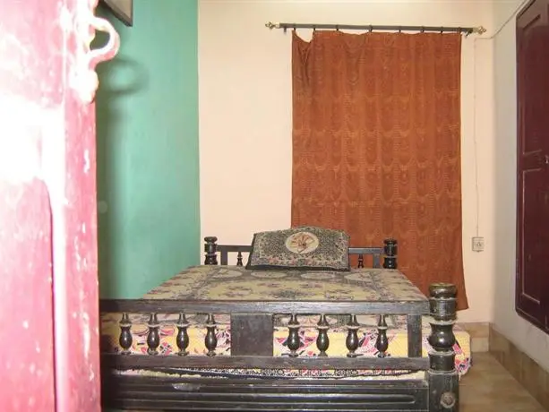 Urvashi Guest House 