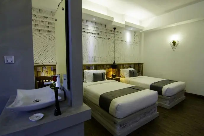 Double Leaf Boutique Hotel 