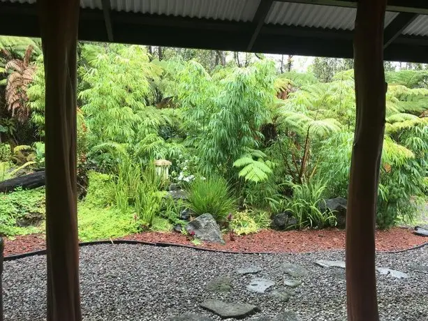 Tsugi Teahouse At Volcano 