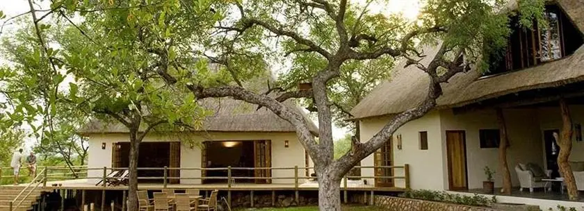 Mbizi Bush Lodge 