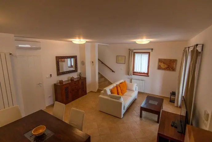 Apartments Athos Rabac