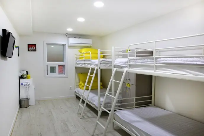 24 Guesthouse Yeosu 