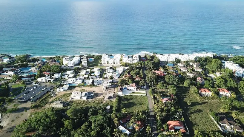 Garden By The Sea 