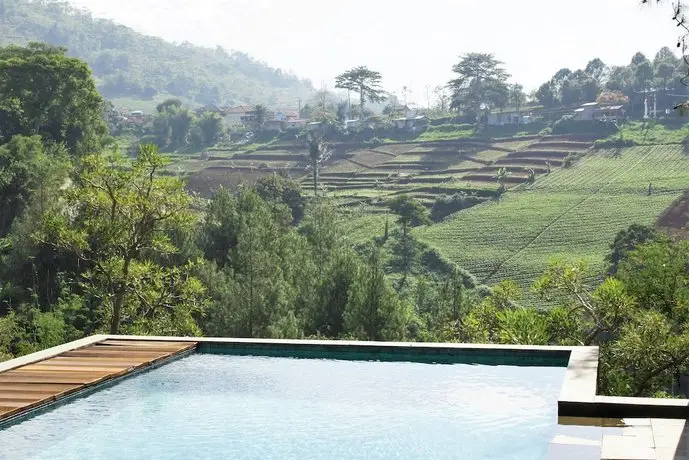 Indah Villa Dago Private Pool 