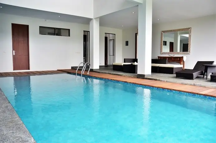 Indah Villa Dago Private Pool 