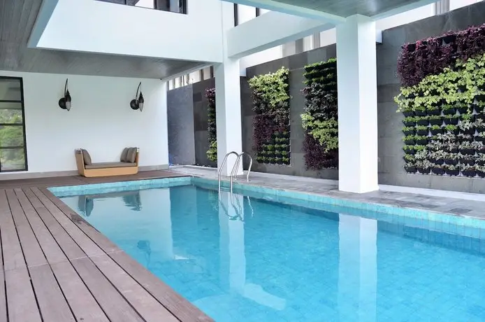 Indah Villa Dago Private Pool 