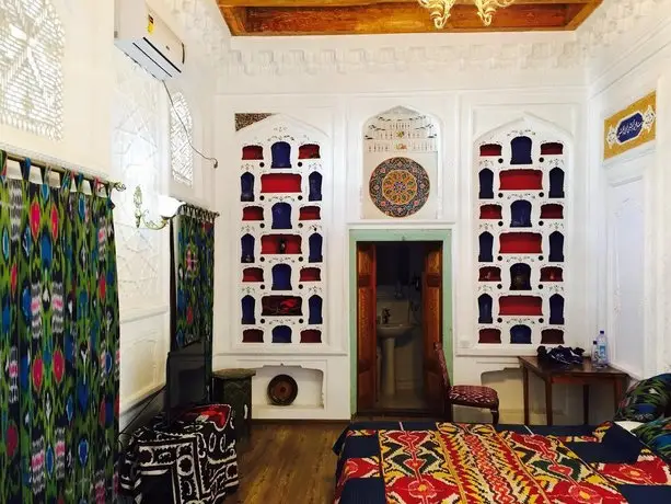 Bibi-Khanym Hotel 