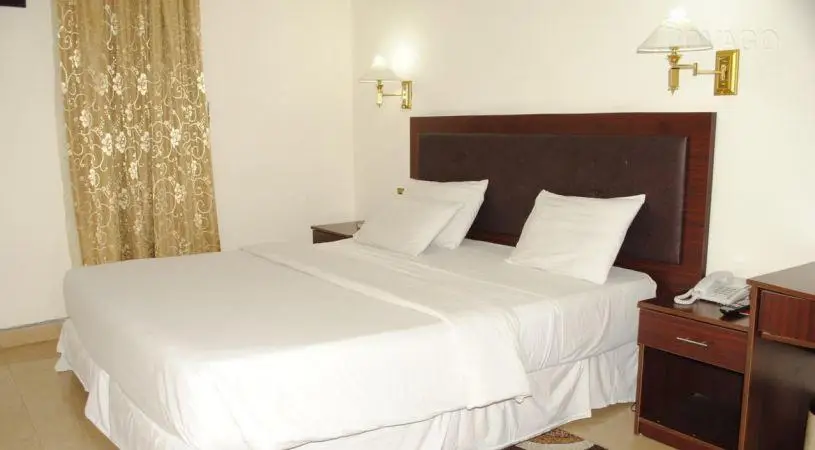 Monty suites Calabar