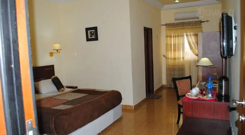 Monty suites Calabar 