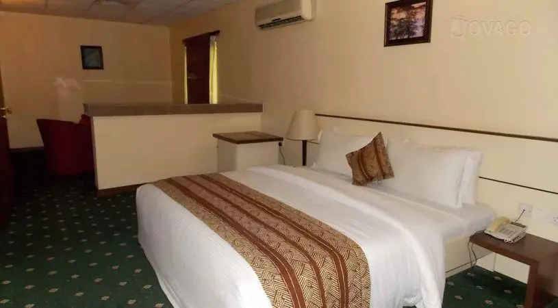 520 Asdam Lodge Hotel