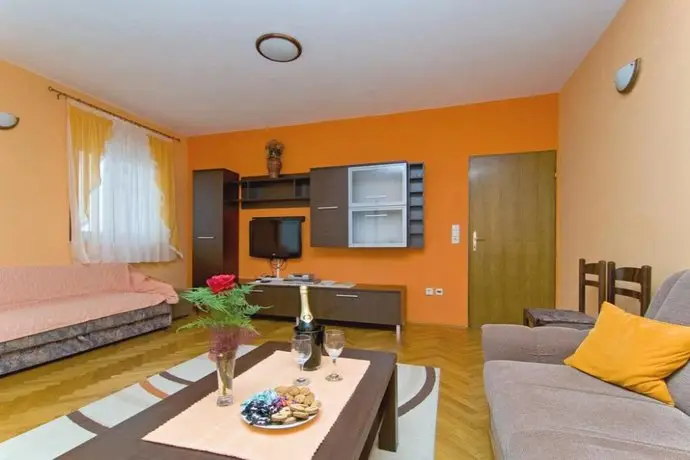 Apartment Ante Okrug Gornji 