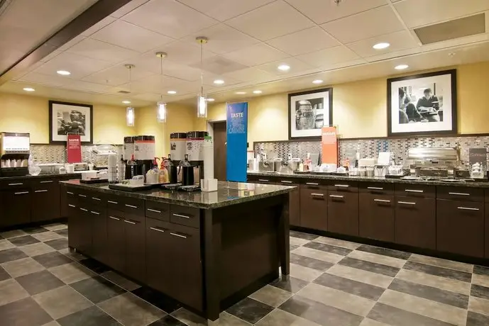 Hampton Inn & Suites Bellevue Downtown/Seattle 