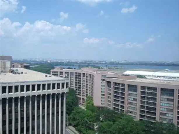 Global Luxury Suites at Crystal City 