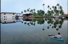 Aquatic Island by Poppys Cochin 