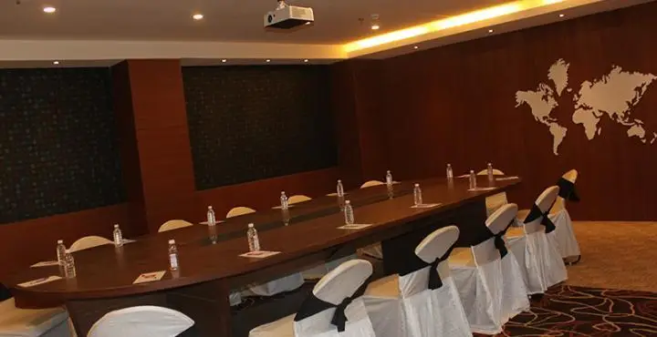 Hotel Sapphire Zirakpur 