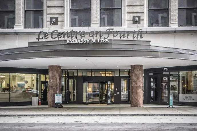 Embassy Suites Louisville Downtown 