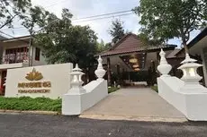 Tong House Resort 