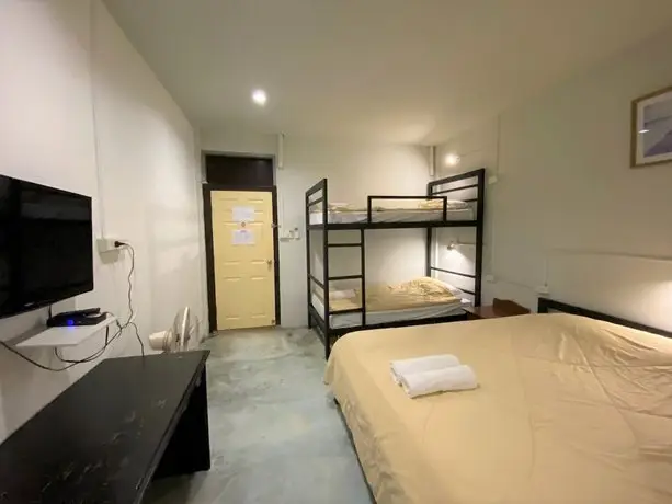 Gotum Hostel 2 at Thalang Road 