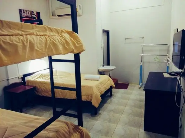 Gotum Hostel 2 at Thalang Road 