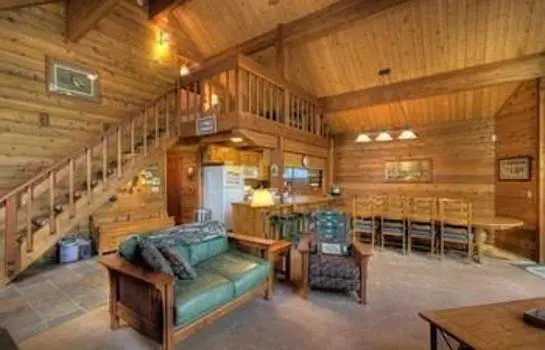 Fairway Family Cabin 