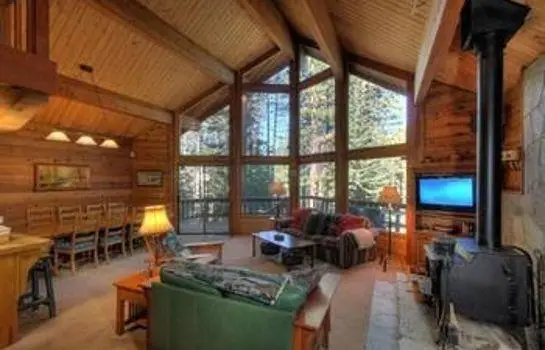 Fairway Family Cabin 