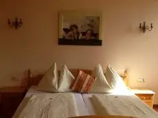 Privatzimmer & Ferienwohnung Heiliger Brunnen 