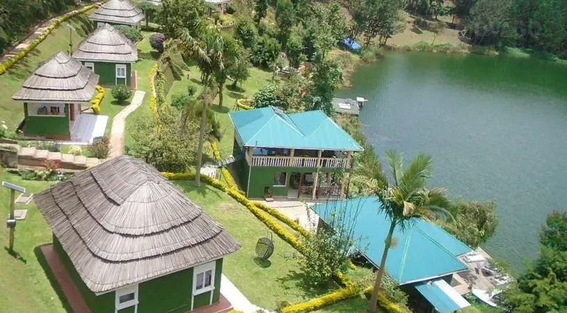 Bunyonyi Safaris Resort