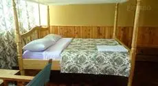 Bunyonyi Safaris Resort 