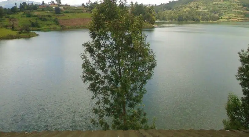 Bunyonyi Safaris Resort 