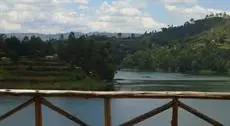 Bunyonyi Safaris Resort 