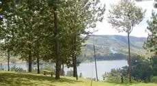 Bunyonyi Safaris Resort 